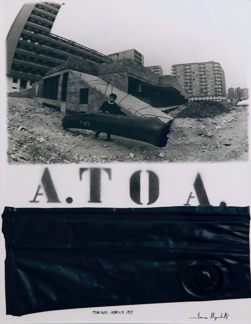 A.TO A. (Torino, 1971), dalla mostra NON TI ABBANDONERO’ MAI. AZIONI 1964-1979 a cura di Sabino Maria Frassà e Iolanda Ratti al Museo del Novecento, 2018