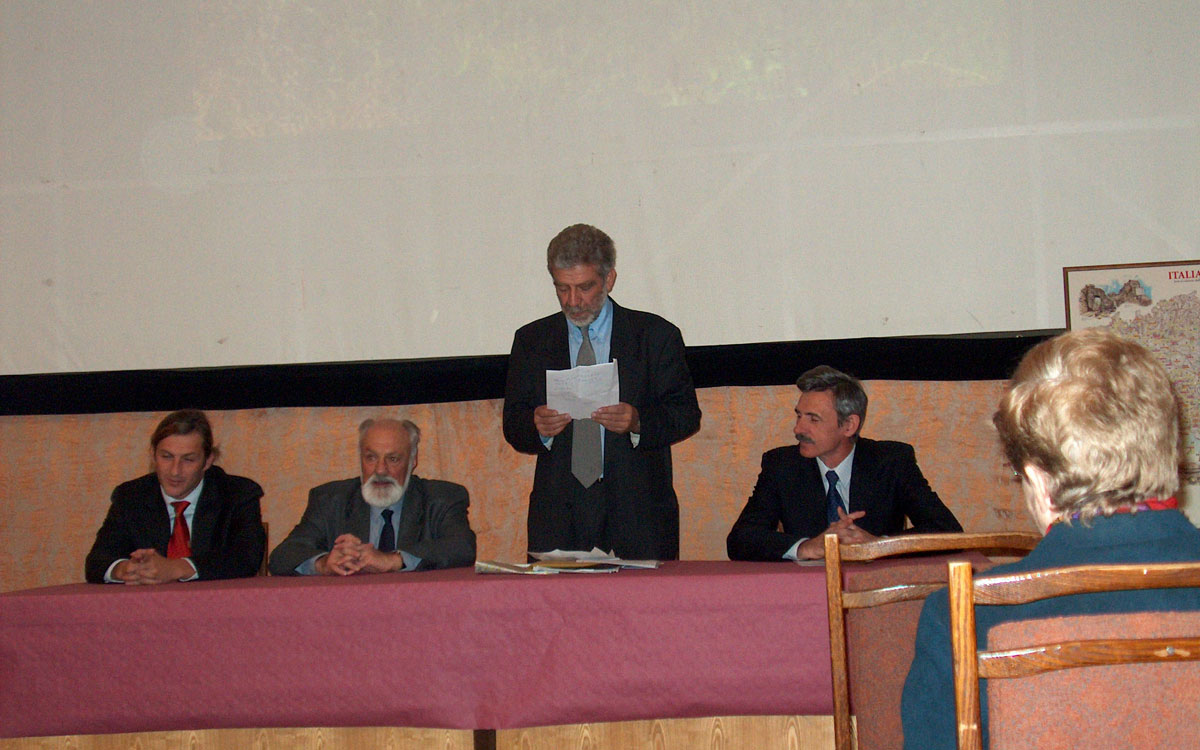 Mosca- Palazzo Orlov, 10 ottobre 2005 . Da sinistra: Federico Barli, prof. Lilia LevinBorrissovich, Vinicio Ceccarini, Evgenij Kundusce